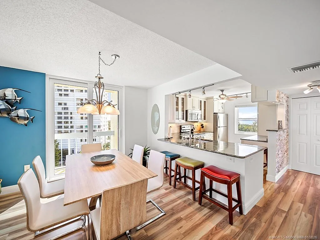2 bed, 2.0 bath, 1119 sqft, $3,380 — Photo 4