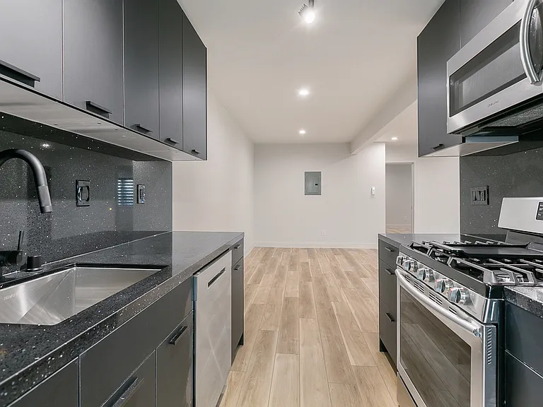 3646 Keystone Ave #4 — Photo 2