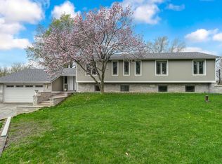 11S012 Madison St, Burr Ridge, IL 60527