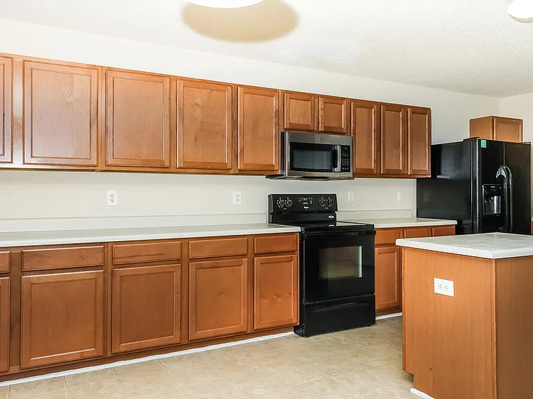 51 Valleyfield Dr — Photo 8