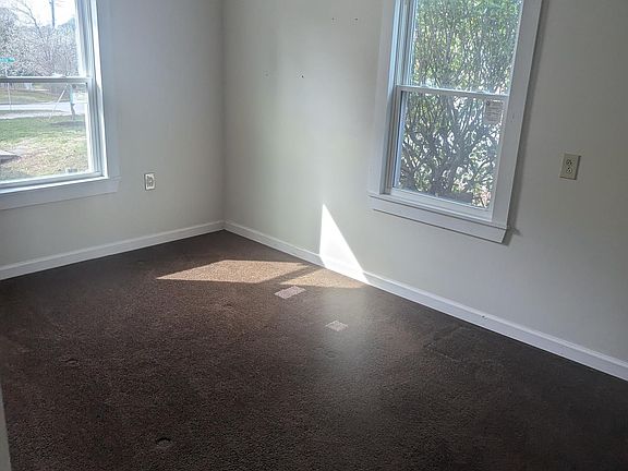 4th image of 327 Lynch St