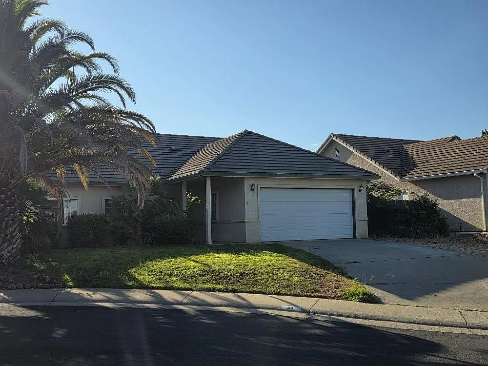 24 Pelican Pl photo 1
