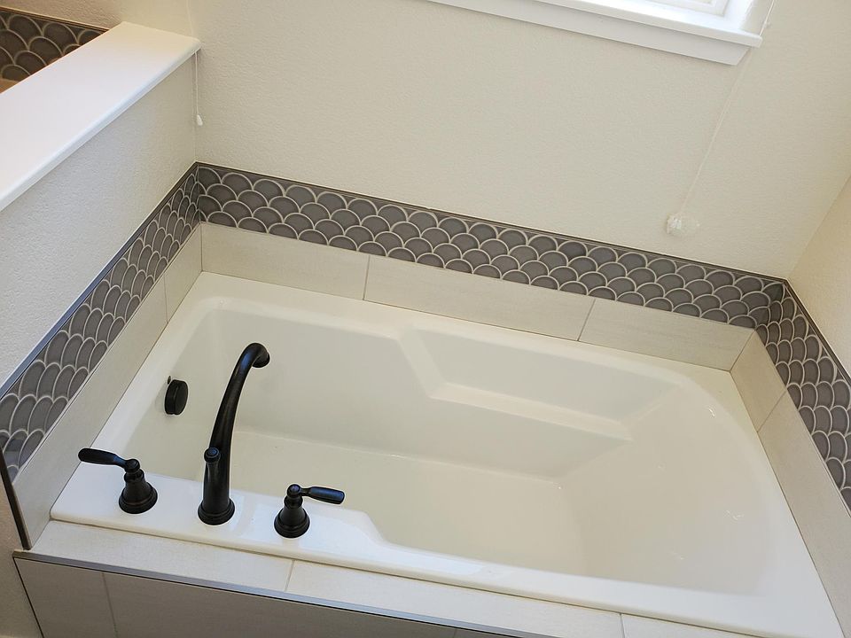 Master bathtub