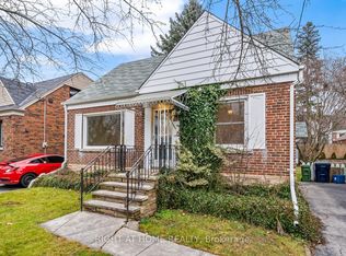 29 Plaxton Dr #3, Toronto, ON M4B 2P6