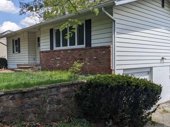 60 Hyland Ave