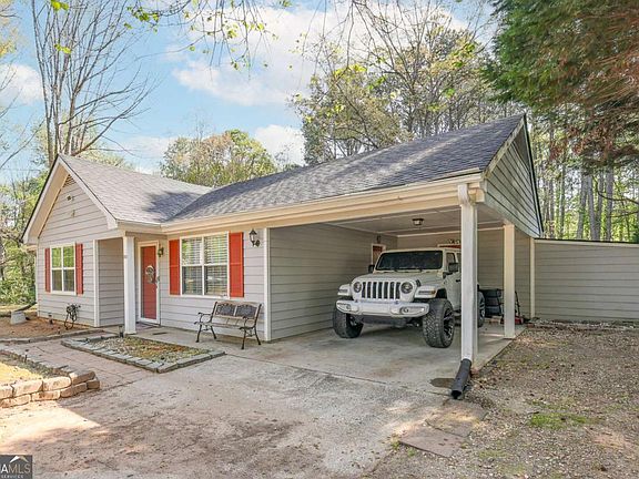 4th image of 211 Brooks Ln