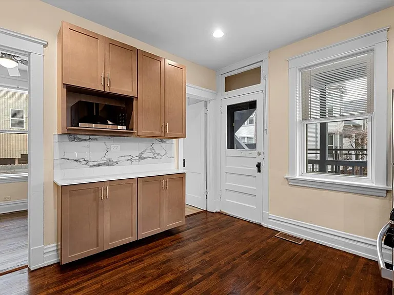4351 N Bell Ave #2R — Photo 4