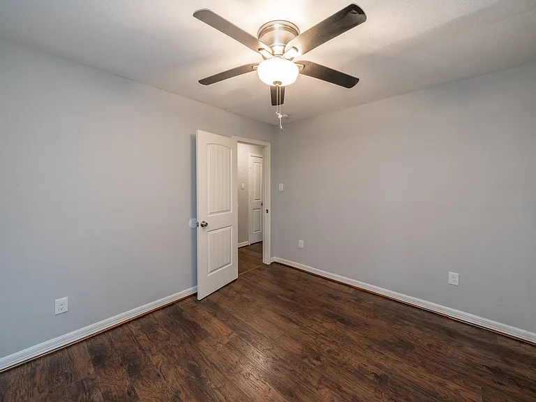 1907 Ashford Hollow Ln — Photo 20