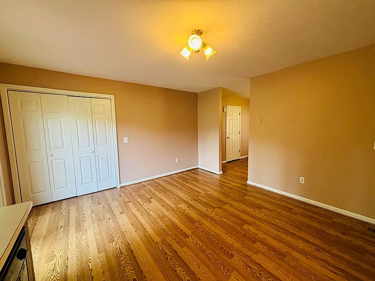 1302 Sandy Cir — Photo 13