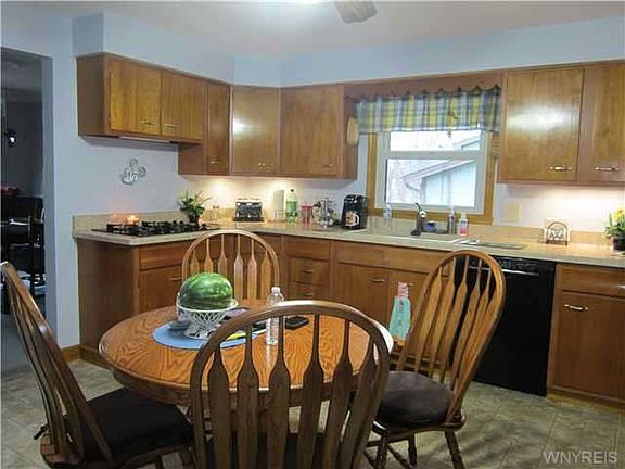 2nd image of 14 Avon Dr