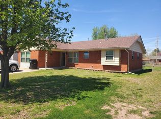 605 SW 3rd St, Moore, OK 73160