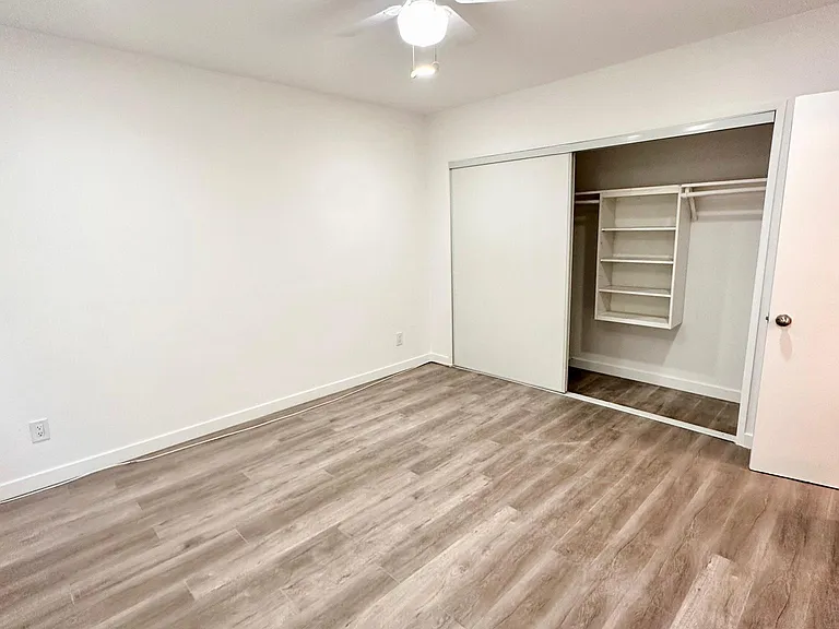 1638 Granville Ave #2 — Photo 11