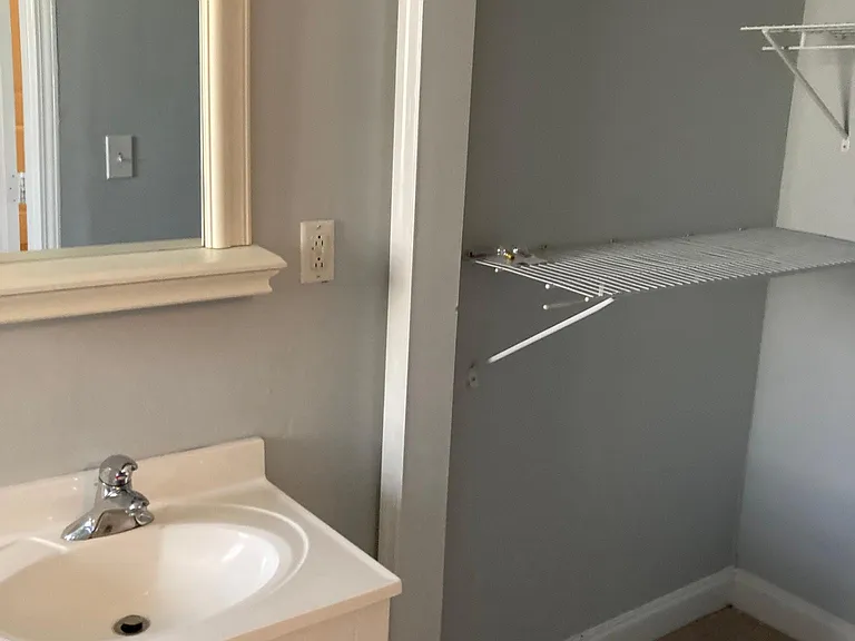 78 Lucy St SE — Photo 11