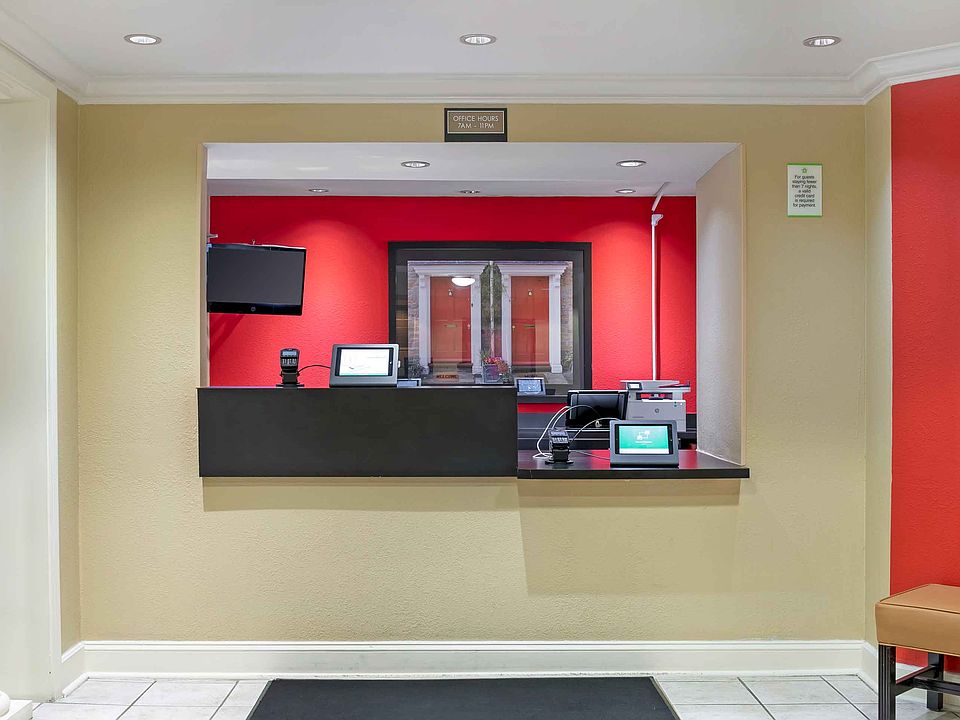 Lobby and Guest Check-in