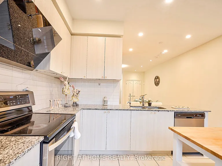 15 Culloden Ct #UPPER — Photo 9