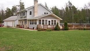 2nd image of 1935 N Cypress Ct