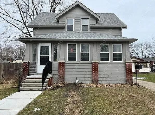 21821 Elizabeth St, Saint Clair Shores, MI 48080