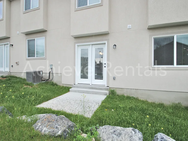 786 E Ruby Dr — Photo 16