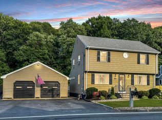 129 Oak St, Wakefield, MA 01880