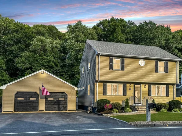 129 Oak St, Wakefield, MA 01880