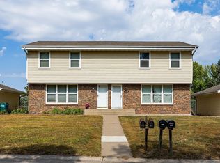 1418 Poppyseed Dr, New Brighton, MN 55112