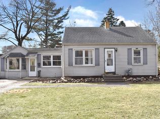 52 N Weston Ave, Elgin, IL 60123