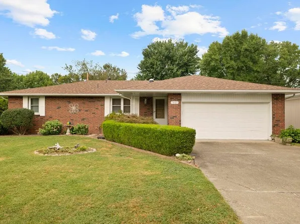 1421 S Catalina Avenue, Springfield, MO 65804