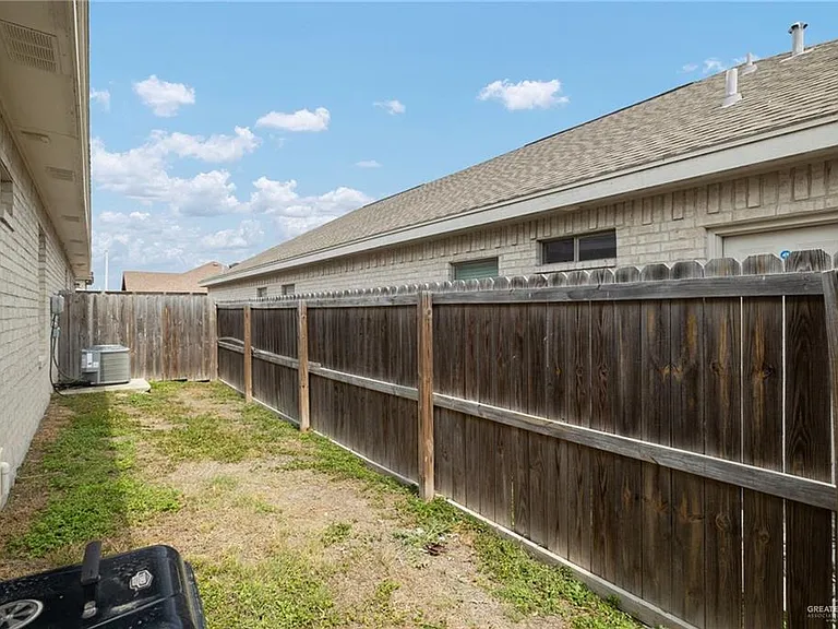 5800 Nightingale Ave #1 — Photo 9