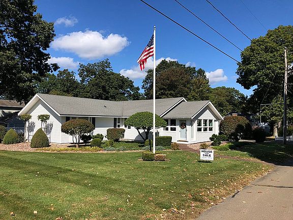 3rd image of 35 Knollwood Dr