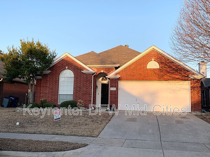 1st image of 2606 Lonesome Oak Dr