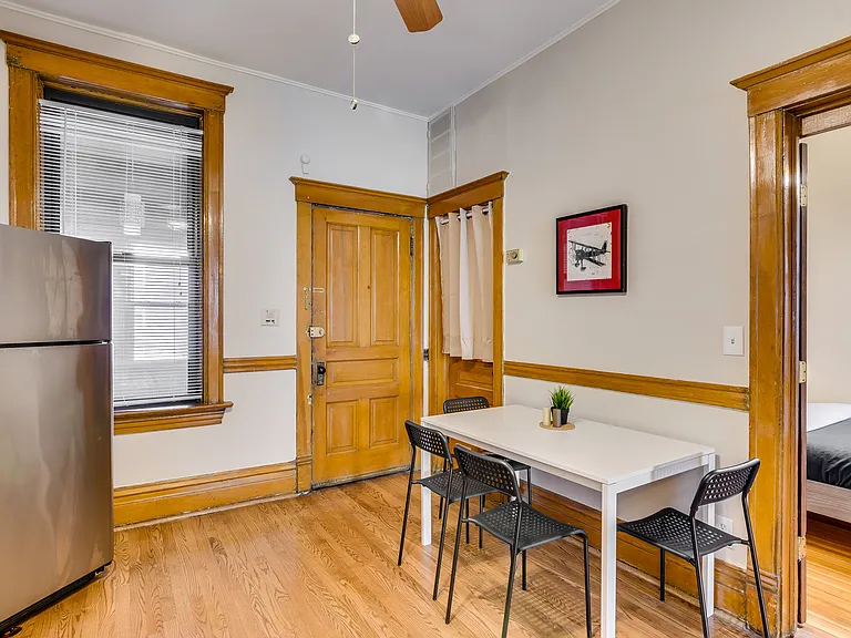 1648 N Oakley Ave #2 — Photo 10