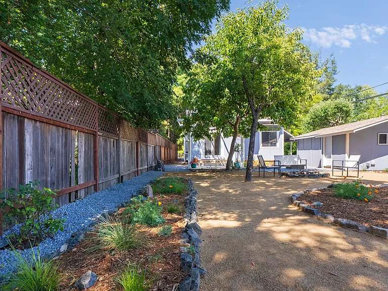 9558 Frederica Ave — Photo 32