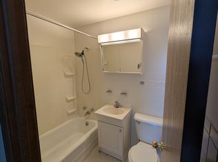 508 Elm Ridge Rd APT 1B, Carpentersville, IL 60110