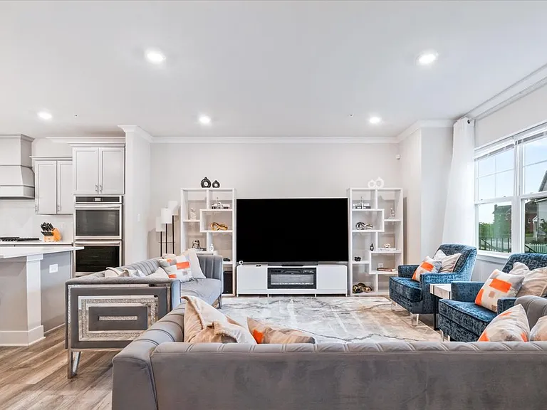 1309 Crampton Pl — Photo 7