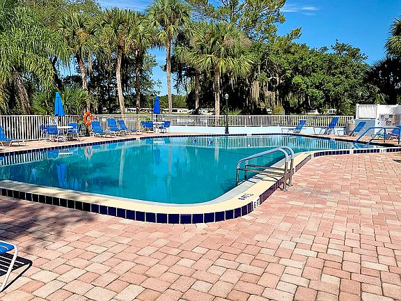5th image of 93 Sea Fern Dr #116