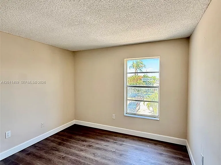 1755 W 60th St #D312 — Photo 20