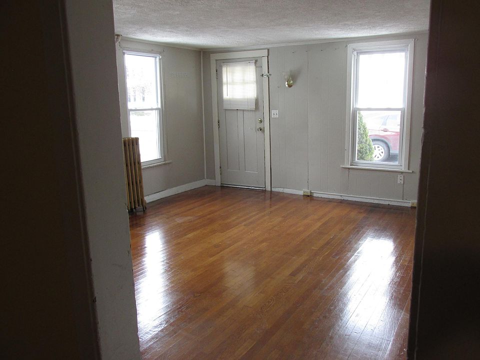 Living Room facing front