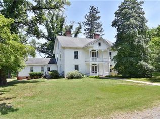 1090 Dalton Place Dr, Pinnacle, NC 27043