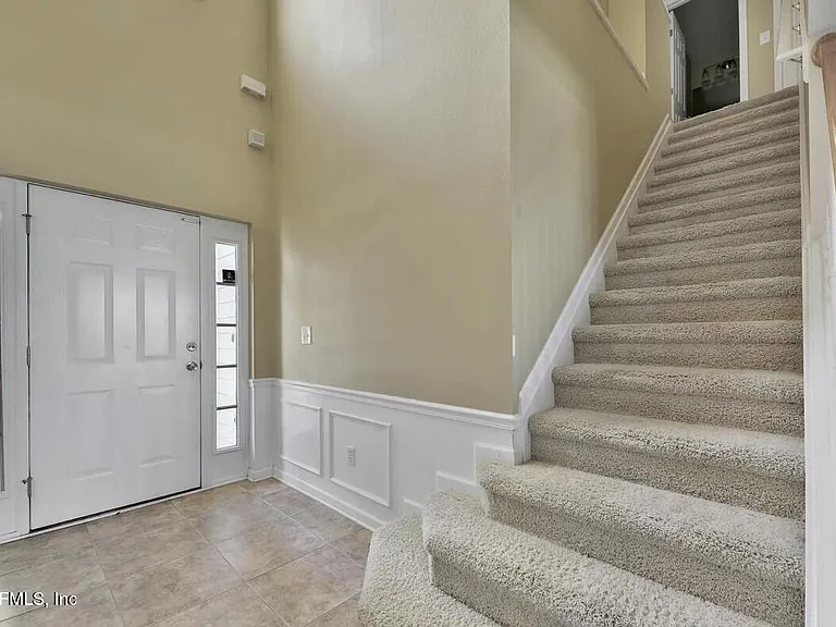 11225 N Castlemain Cir — Photo 5