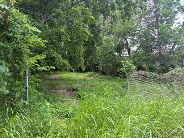 3710 Farmer St, Houston, TX 77020