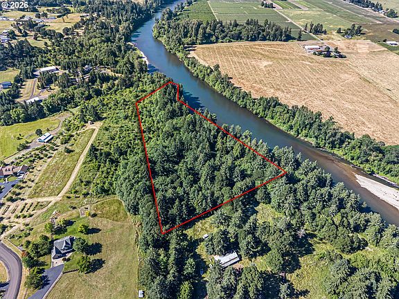 3rd image of Santiam Way NE