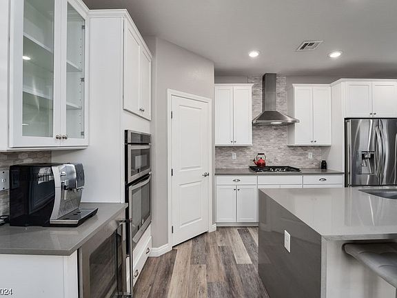 4th image of 905 Cherry Glen Pl