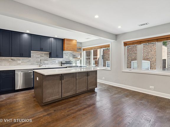 5th image of 1057 W Pratt Blvd #4D