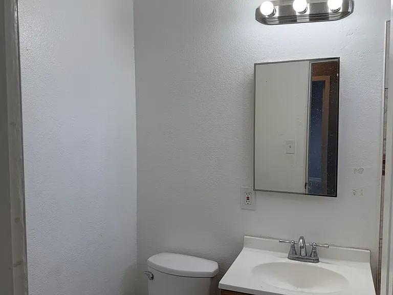 9230 S Figueroa St #4A — Photo 6