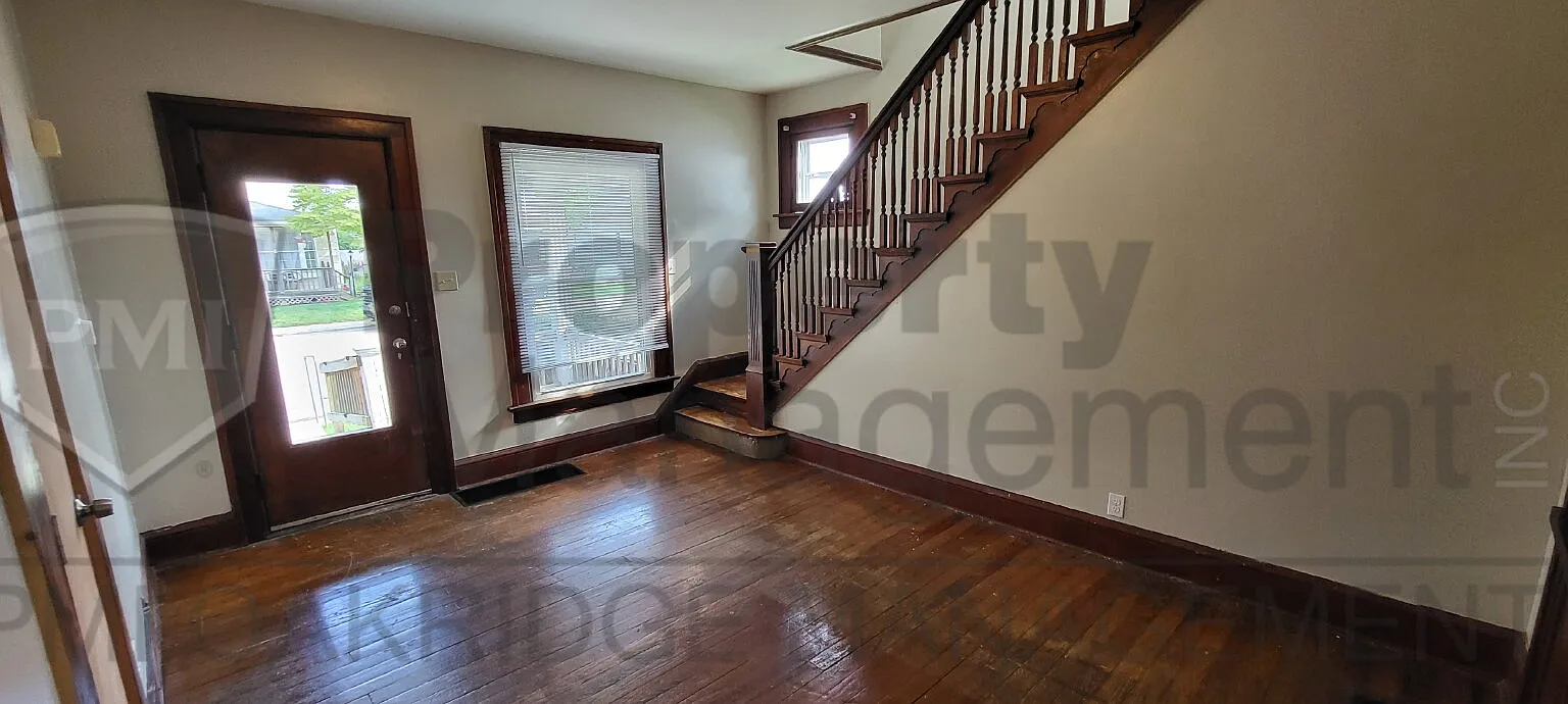 3 bed, 1.0 bath, 1118 sqft, $1,250 — Photo 3
