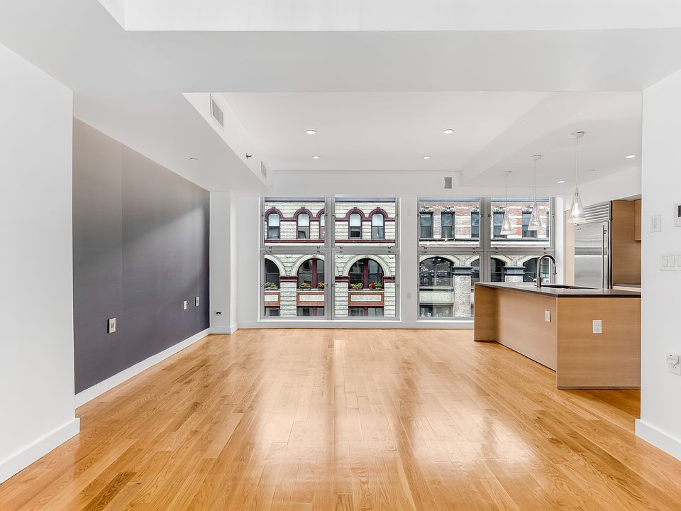 1st image of 136 W 17th St APT 6