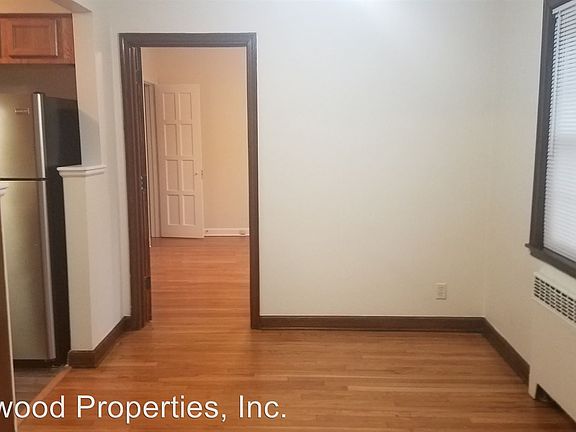5th image of 602 E Town St APT 09