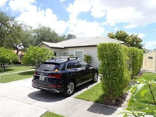 16307 NW 91st Ave, Miami Lakes, FL 33018