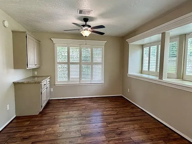 3602 Chapel Square Dr — Photo 22