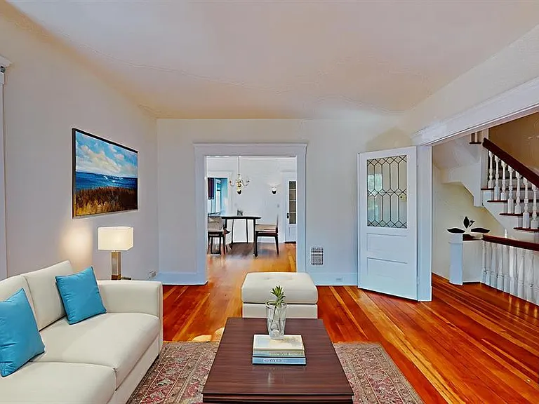 136 Mansfield St — Photo 2